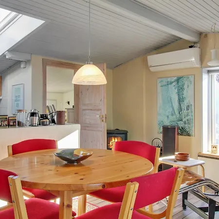 Erno - 20m From The Sea By Interhome 別荘
